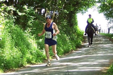  A maratona homem x cavalo: um humano pode vencer um cavalo em uma corrida?
